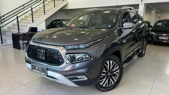 FIAT TORO 2.0 16V TURBO DIESEL RANCH 4WD AT9 FIAT TORO 2.0 16V TURBO DIESEL RANCH 4WD AT9